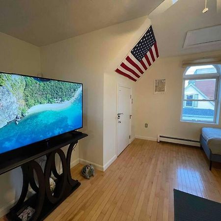 Cozy Condo With All Perks & Parking Close To Encore Casino Everett Exterior foto