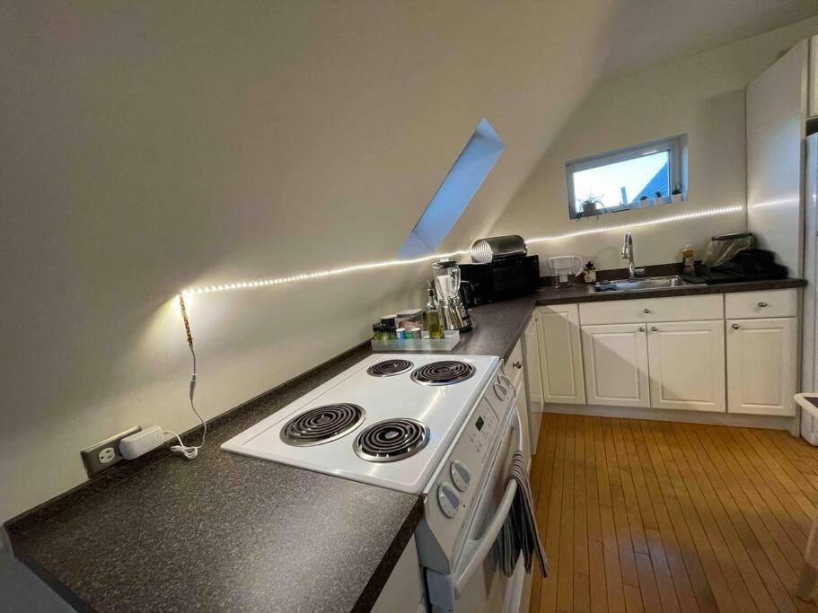 Cozy Condo With All Perks & Parking Close To Encore Casino Everett Exterior foto