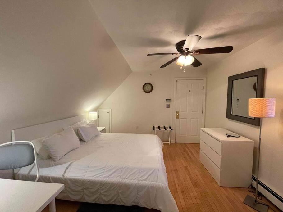 Cozy Condo With All Perks & Parking Close To Encore Casino Everett Exterior foto