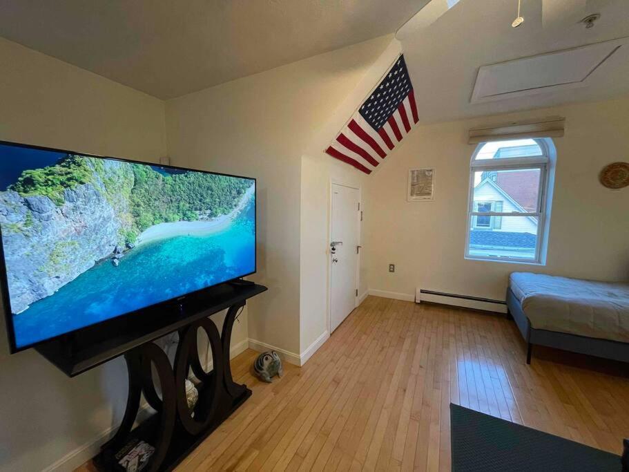 Cozy Condo With All Perks & Parking Close To Encore Casino Everett Exterior foto